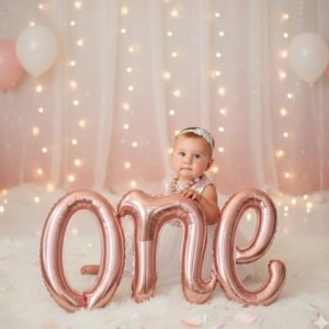 "one" Cursive Letter Foil Balloon Set